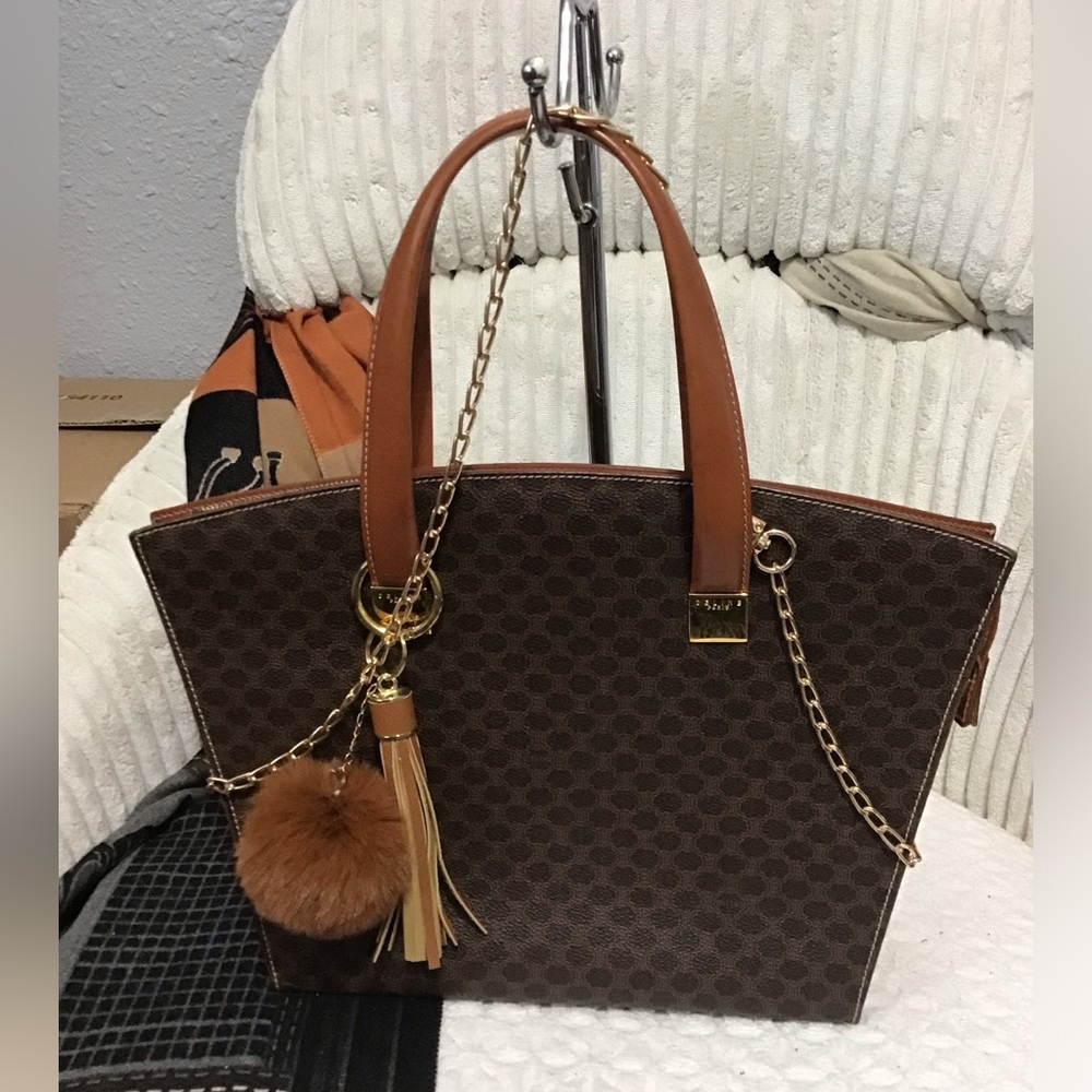 Celine Bags - Picture 9 of 13